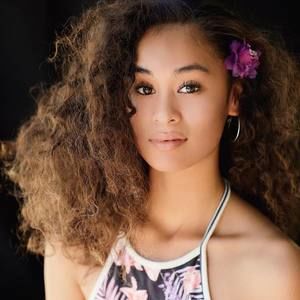 Meet your Posher, Chazley